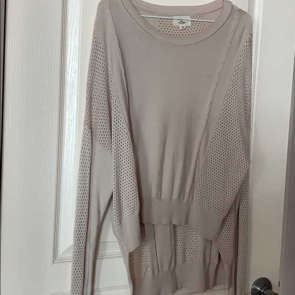 Jumper - Picture 2 of 8